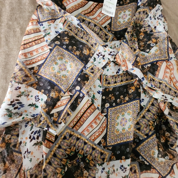 Top - Picture 2 of 6